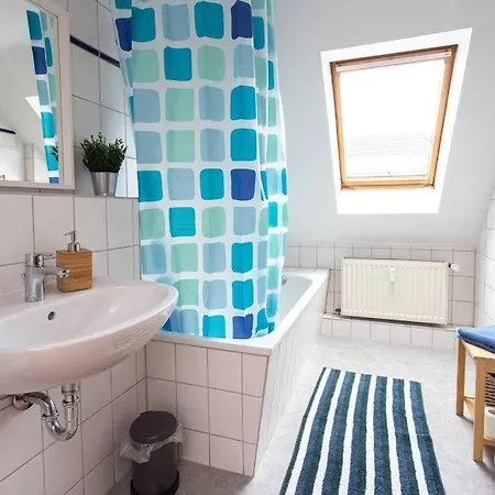 Apartment Pretty Skyline Work & *